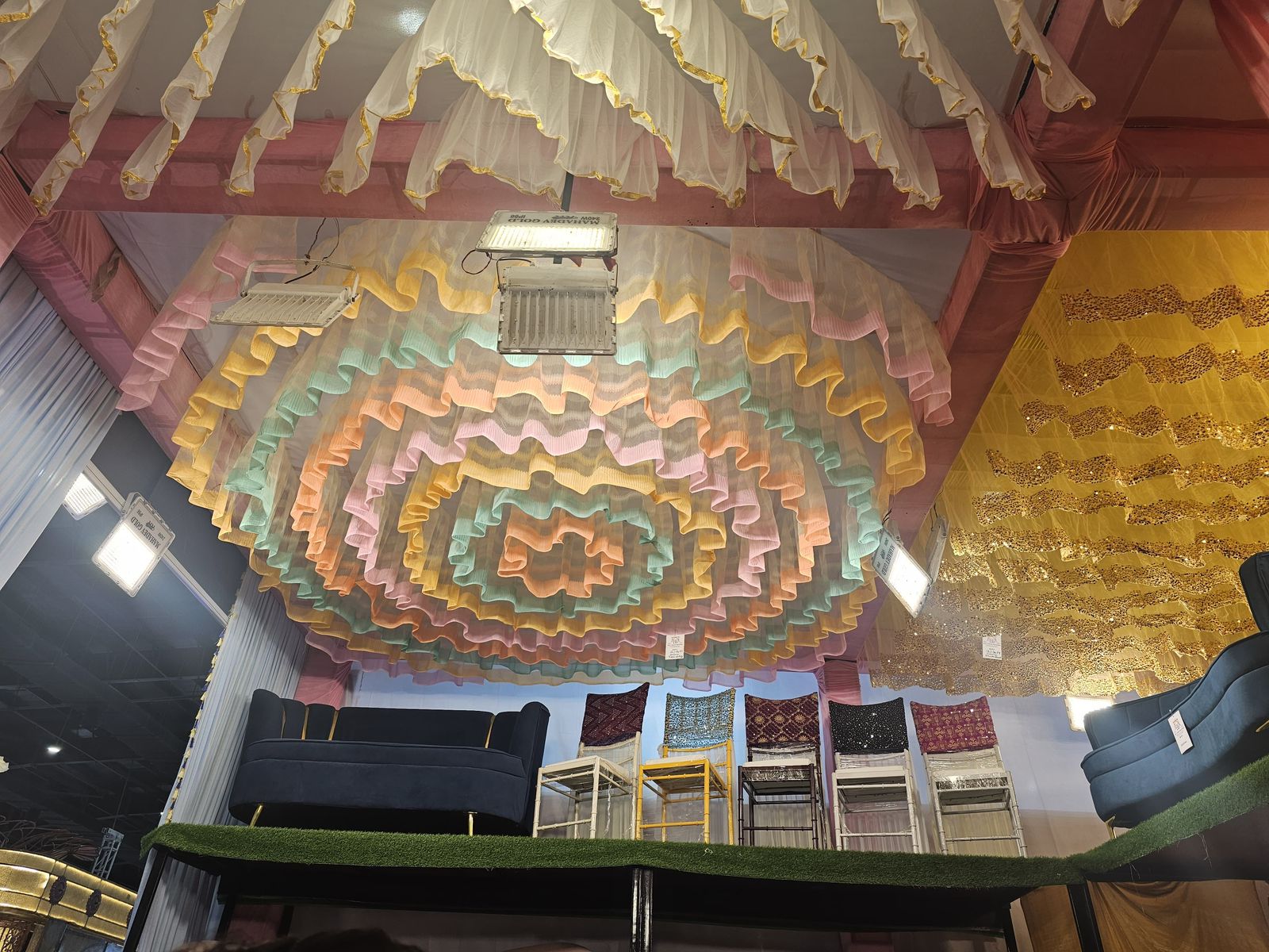 Spiral Frill Cieling